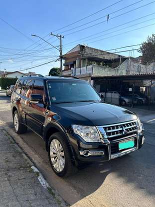 MITSUBISHI-PAJERO-2015