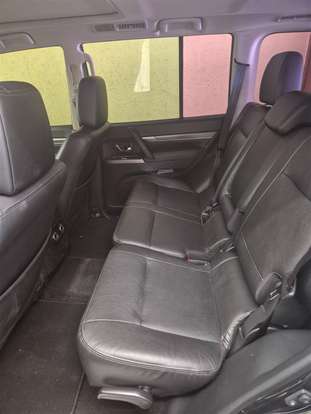 MITSUBISHI-PAJERO-2015