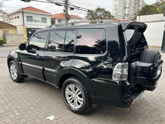 MITSUBISHI-PAJERO FULL-3.8 HPE 4X4 V6 24V GASOLINA 4P AUTOMÁTICO MITSUBISHI-PAJERO FULL-2011