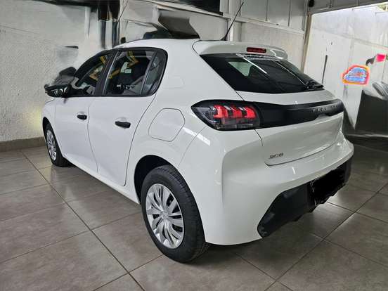 PEUGEOT-208-2024
