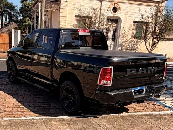 RAM-CLASSIC-5.7 V8 GASOLINA LARAMIE NIGHT EDITION CD 4X4 AUTOMÁTICO RAM-CLASSIC-2023