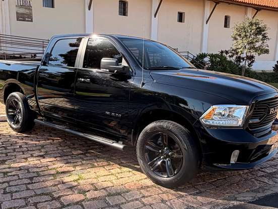 RAM-CLASSIC-5.7 V8 GASOLINA LARAMIE NIGHT EDITION CD 4X4 AUTOMÁTICO RAM-CLASSIC-2023