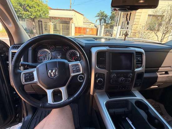 RAM-CLASSIC-5.7 V8 GASOLINA LARAMIE NIGHT EDITION CD 4X4 AUTOMÁTICO RAM-CLASSIC-2023