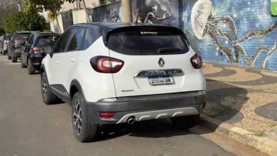 RENAULT CAPTUR 1.6 16V SCE FLEX INTENSE X-TRONIC RENAULT CAPTUR 1.6 16V SCE FLEX INTENSE X-TRONIC