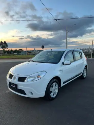 RENAULT SANDERO 1.6 PRIVILÉGE 16V FLEX 4P MANUAL RENAULT SANDERO 1.6 PRIVILÉGE 16V FLEX 4P MANUAL