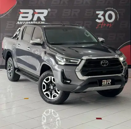 TOYOTA HILUX 2.8 D-4D TURBO DIESEL CD SRX 4X4 AUTOMÁTICO TOYOTA HILUX 2.8 D-4D TURBO DIESEL CD SRX 4X4 AUTOMÁTICO