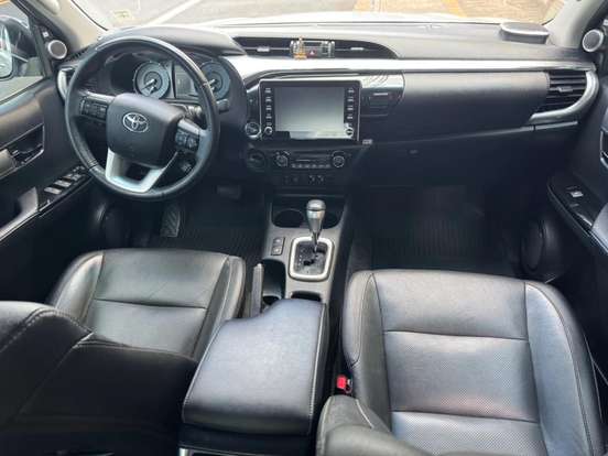 TOYOTA-HILUX-2.8 D-4D TURBO DIESEL CD SRX 4X4 AUTOMÁTICO TOYOTA-HILUX-2021