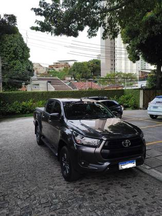 TOYOTA HILUX 2.8 D-4D TURBO DIESEL CD SR 4X4 AUTOMÁTICO
