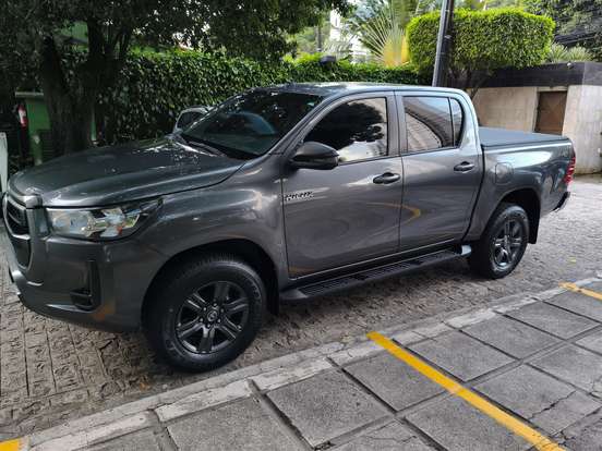 TOYOTA-HILUX-2024