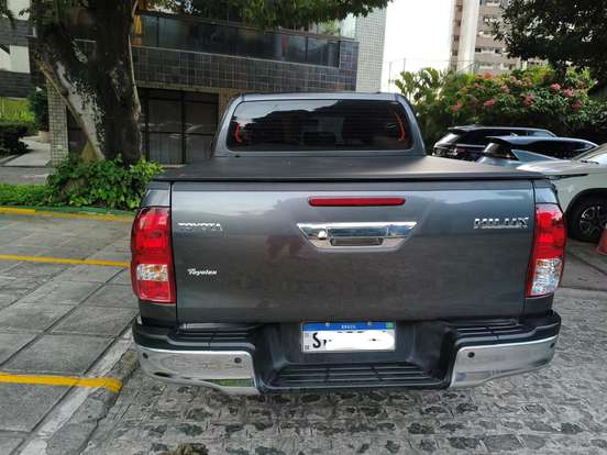 TOYOTA-HILUX-2.8 D-4D TURBO DIESEL CD SR 4X4 AUTOMÁTICO TOYOTA-HILUX-2024