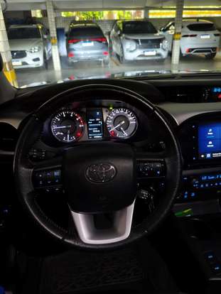 TOYOTA-HILUX-2024