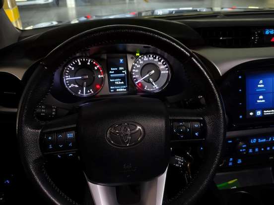 TOYOTA-HILUX-2.8 D-4D TURBO DIESEL CD SR 4X4 AUTOMÁTICO TOYOTA-HILUX-2024
