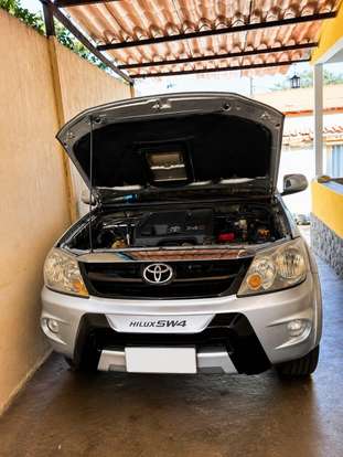 TOYOTA-HILUX SW4-2006
