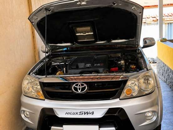 TOYOTA-HILUX SW4-3.0 SRV 4X4 16V TURBO INTERCOOLER DIESEL 4P AUTOMÁTICO TOYOTA-HILUX SW4-2006