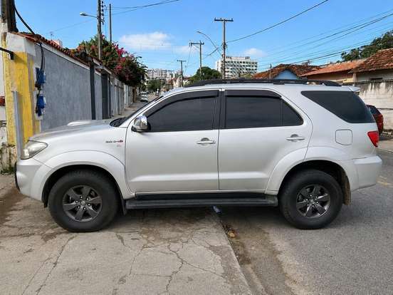 TOYOTA-HILUX SW4-3.0 SRV 4X4 16V TURBO INTERCOOLER DIESEL 4P AUTOMÁTICO TOYOTA-HILUX SW4-2006