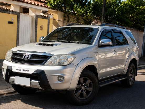 TOYOTA-HILUX SW4-3.0 SRV 4X4 16V TURBO INTERCOOLER DIESEL 4P AUTOMÁTICO TOYOTA-HILUX SW4-2006