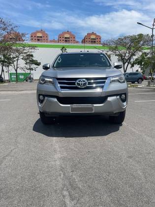 TOYOTA HILUX SW4 4.0 SRX 4X4 7 LUGARES V6 24V GASOLINA 4P AUTOMÁTICO