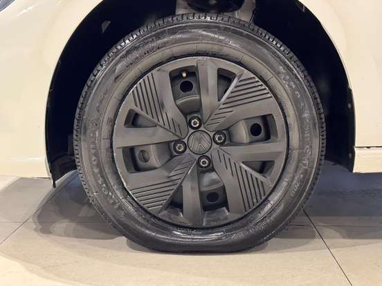 VOLKSWAGEN-POLO-2024
