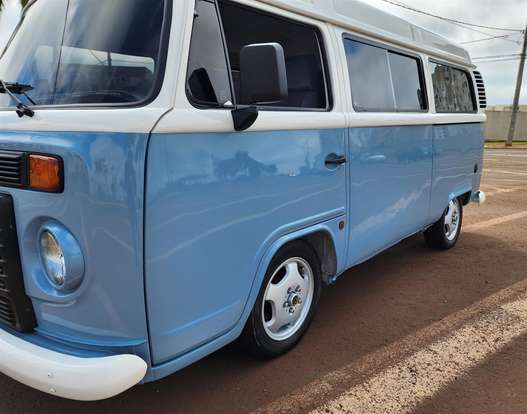 VOLKSWAGEN-KOMBI-2009