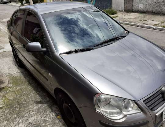 VOLKSWAGEN-POLO SEDAN-2007