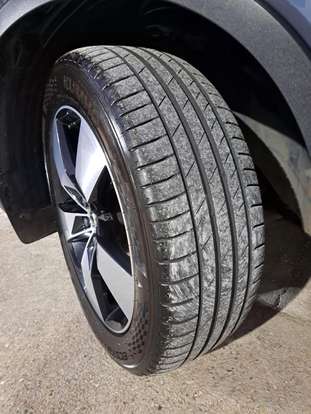 VOLVO-XC40-2021