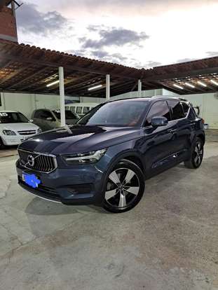 VOLVO-XC40-2021