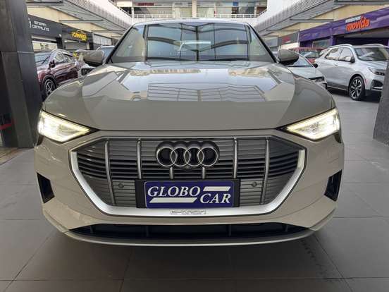 AUDI-E-TRON-2021