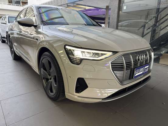AUDI-E-TRON-2021