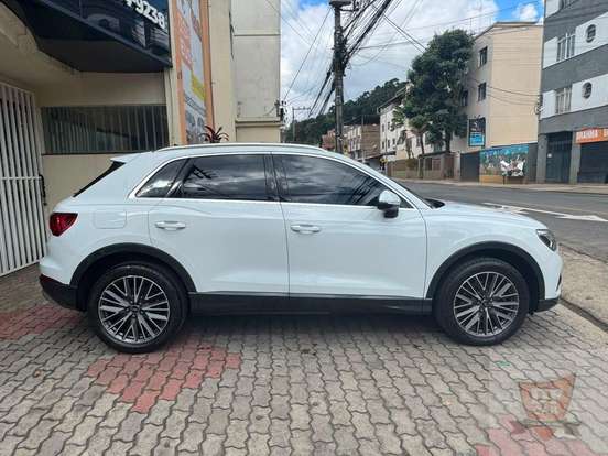 AUDI-Q3-2023