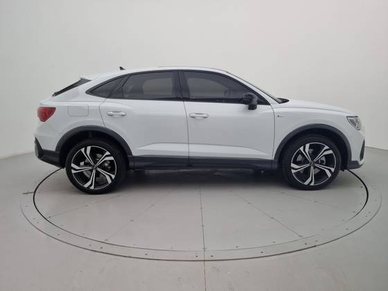 /en/city-belo-horizonte/cate-car-used-car/audi-q3-2024-2-0-40-tfsi-gasoline-sportback-performance-quattro-tiptronic-50212463559377920/-6