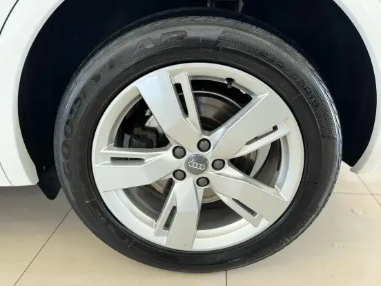 AUDI-Q5-2018