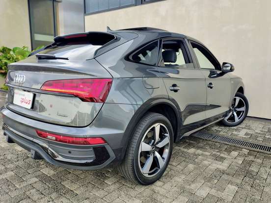 AUDI-Q5-2021