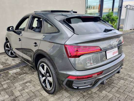 AUDI-Q5-2021