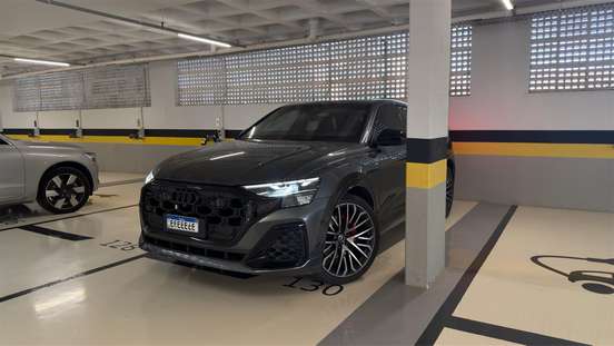 AUDI-Q8-2025