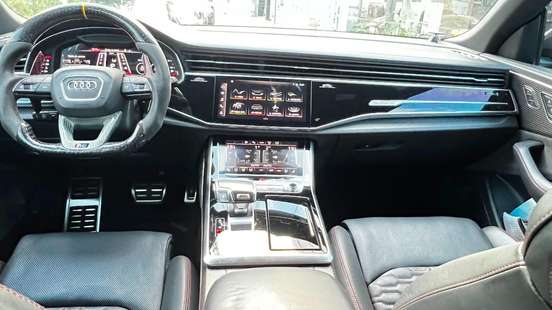 AUDI-RS Q8-2020