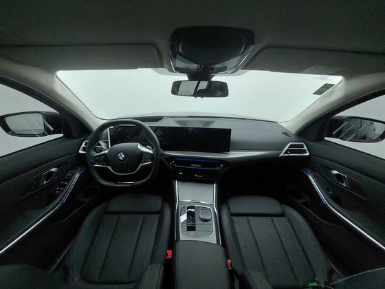 /en/city/cate-car-used-car/bmw-320i-2025-2-0-16v-turbo-flex-gp-automatic-50213562695615488/-15
