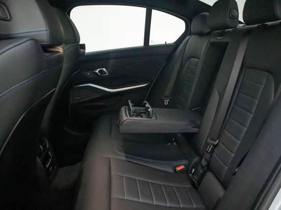 BMW-320i-2026
