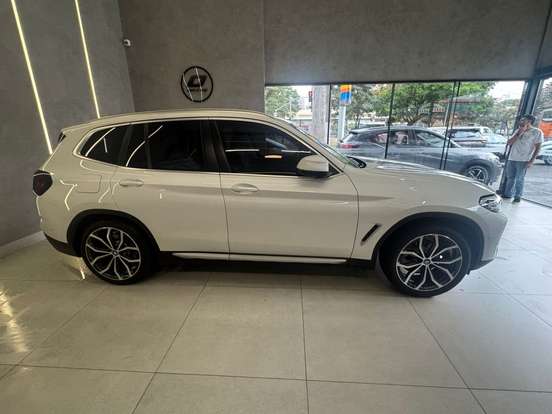 BMW-X3-2.0 16V HÍBRIDO X LINE XDRIVE30E STEPTRONIC BMW-X3-2023