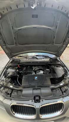 BMW-318i-2011