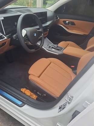 BMW-320i-2024