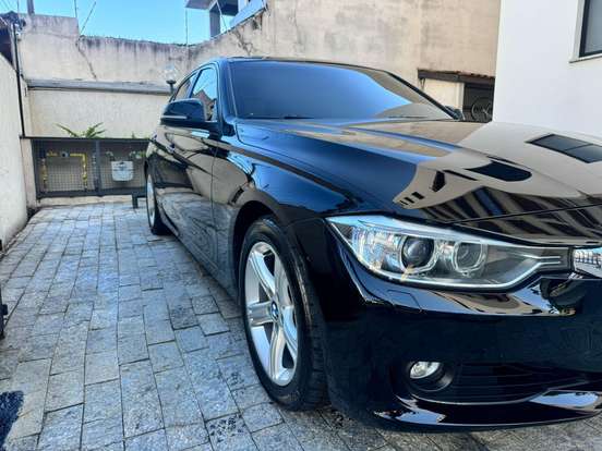 BMW-320i-2013