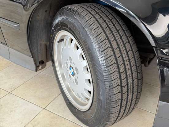 BMW-325i-2.5 SEDAN 24V GASOLINA 4P AUTOMÁTICO BMW-325i-1993