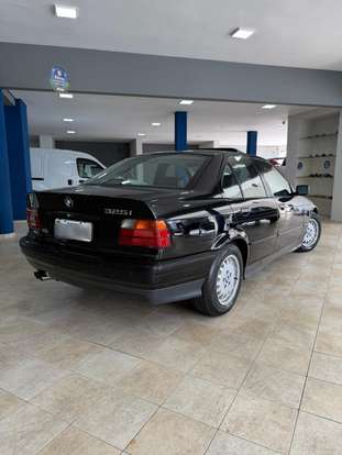 BMW-325i-1993