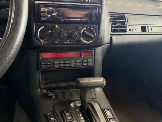 BMW-325i-2.5 SEDAN 24V GASOLINA 4P AUTOMÁTICO BMW-325i-1993