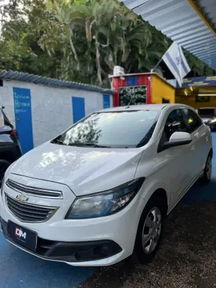 CHEVROLET ONIX 1.4 MPFI LT 8V FLEX 4P AUTOMÁTICO CHEVROLET ONIX 1.4 MPFI LT 8V FLEX 4P AUTOMÁTICO
