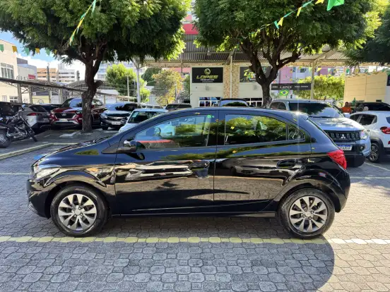 CHEVROLET-ONIX-1.4 MPFI LT 8V FLEX 4P AUTOMÁTICO CHEVROLET-ONIX-2018