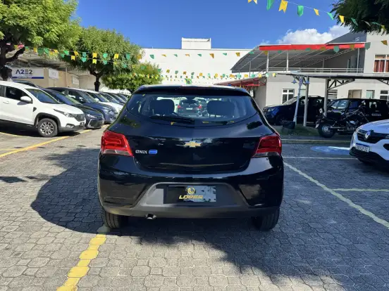 CHEVROLET-ONIX-1.4 MPFI LT 8V FLEX 4P AUTOMÁTICO CHEVROLET-ONIX-2018
