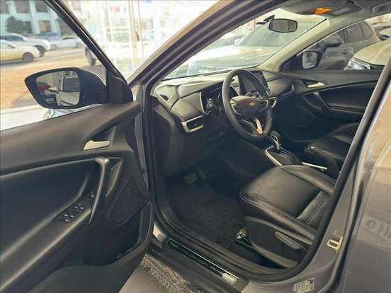 CHEVROLET-TRACKER-2021