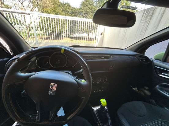 CITROËN-DS3-2012