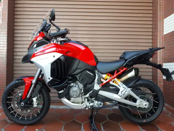 DUCATI MULTISTRADA 1200 V4 S DUCATI MULTISTRADA 1200 V4 S